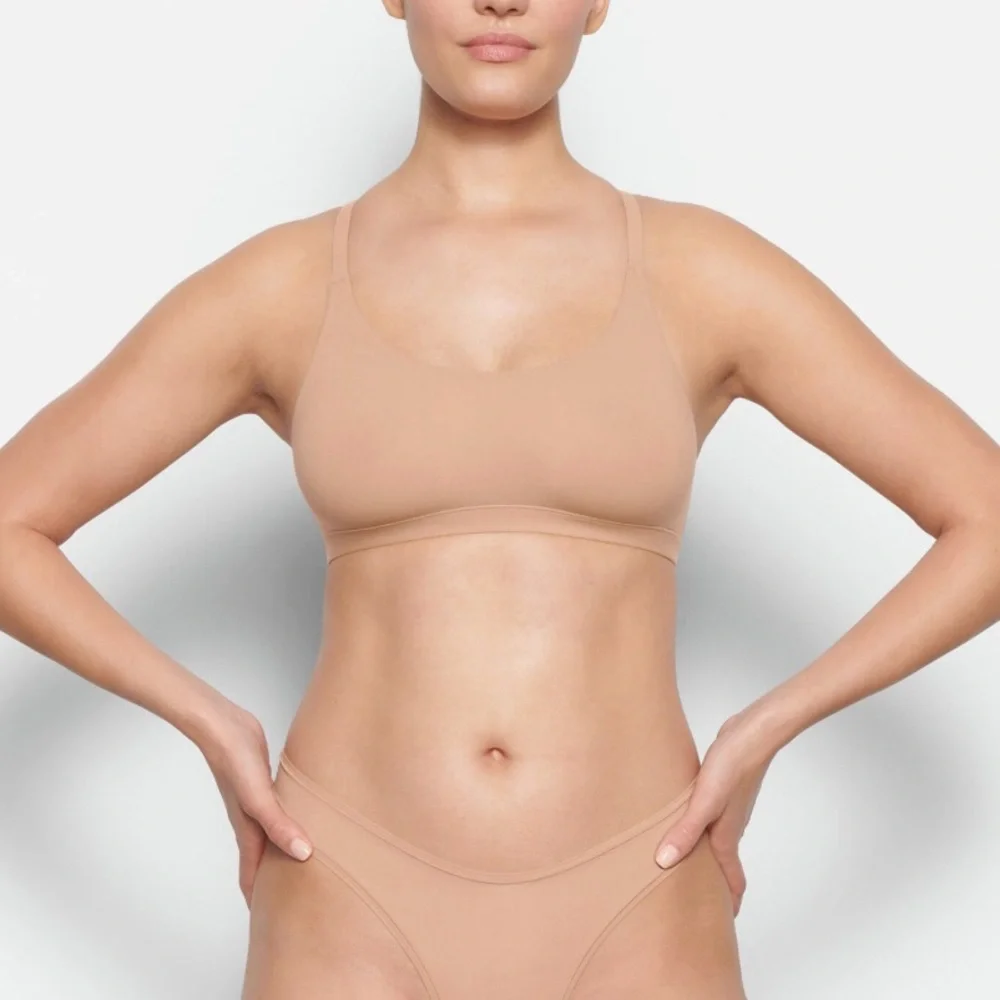 NWT SKIMS Fits Everybody Racerback Scoop Bralette in size small Ochre/Tan - Picture 2 of 8